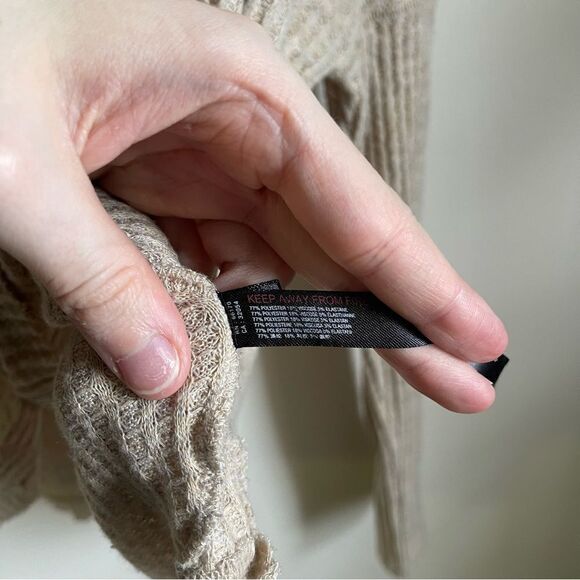 UO Out From Under JoJo Beige Oversized Waffle Knit Top M - Picture 8 of 10